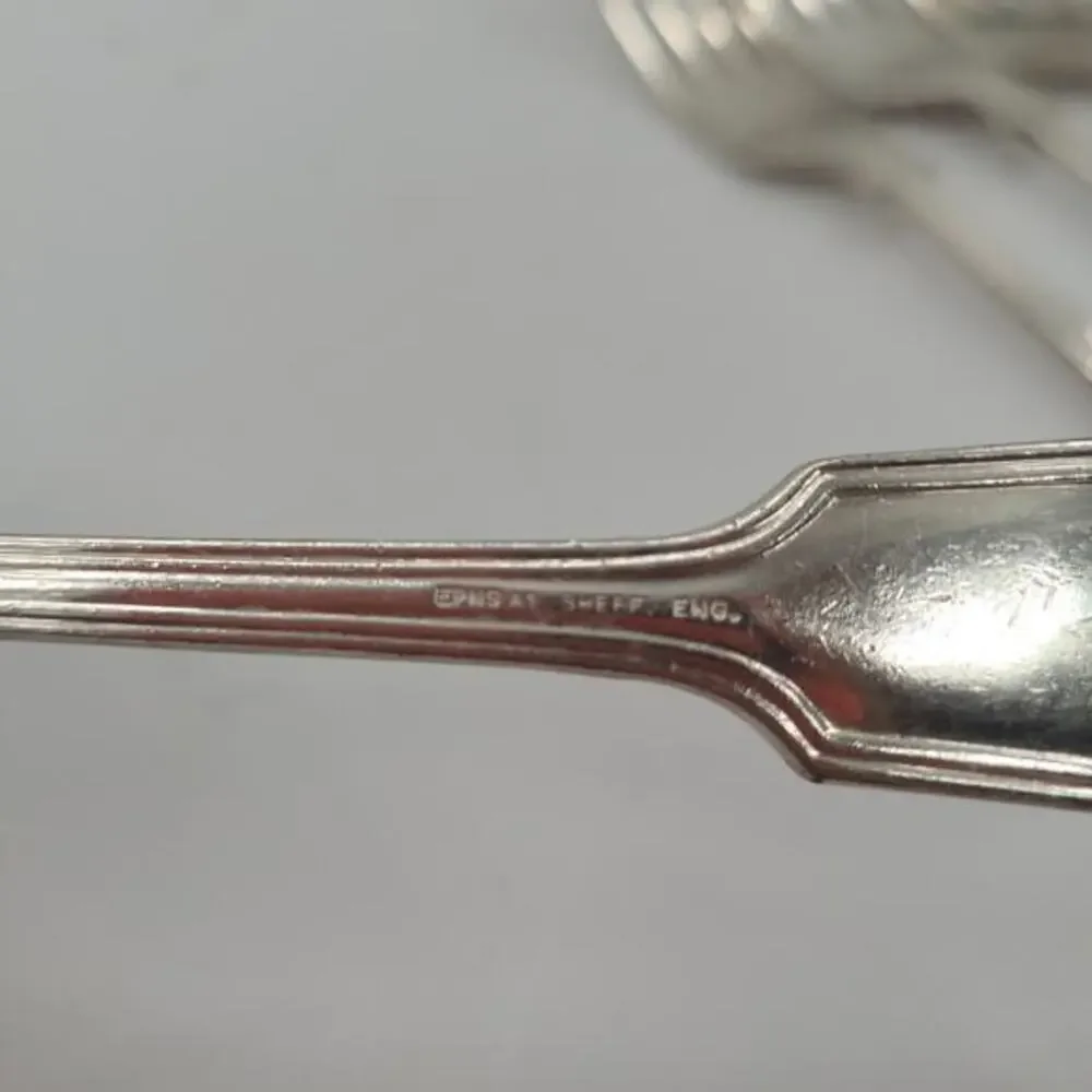 Sheffield England Antique Silver Plate Fiddle Thread and Shell 6 Dinner Fork 2-2